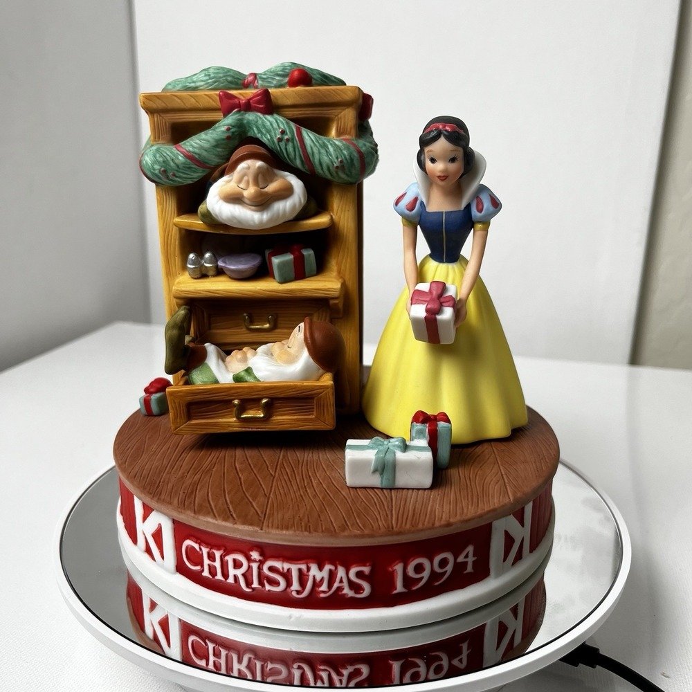 VTG Disney Christmas Snow White Figurine 1994 Grolier Christmas Dreams Ltd Ed - Picture 7 of 17